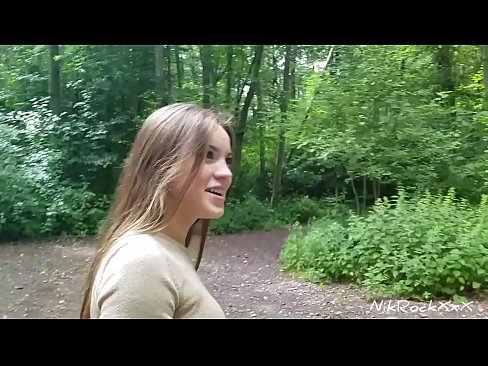 ❤️ Ik stelde voor aan Evelina dat we zouden neuken op een openbare plaats! Ze zei ja. Toen neukte ik haar in haar kont en spoot in haar mond. Toen heeft ze in haar broek gepist. ❤️ Fucking at us